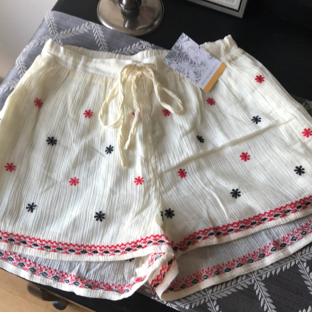 NWT Signature 8 Paper Bag Shorts